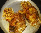 Foto langkah ke 4 dari resep Enoki Chicken Roll.