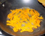 Foto del paso 1 de la receta: Tiras de pollo al wok con pimientos  (3 variantes con la misma receta)