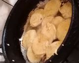 A picture of step 3 of Crispy potato pakora.