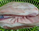 Hình bước làm 1 của món Thịt má heo rim củ cải muối