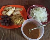 Foto langkah ke 2 dari resep Pecel (tahu, telur dadar, bola ubi ungu, timun).