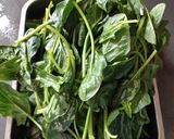 A picture of step 1 of Spinach with Egg.