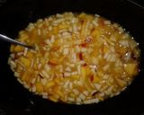 Foto del paso 2 de la receta: Ensalada de frutas súper rico🍎🍊🍌🍑🍍