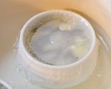 A picture of step 4 of Fiber-Packed Wakame Chawan-Mushi (Steamed Egg Custard).