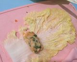 Foto langkah ke 3 dari resep Sawi Gulung isi Ayam.