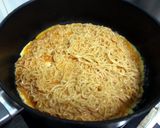 A picture of step 8 of Noodle Omelette 'CAKE'.