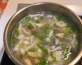 防疫料理 - 蒜味蛤蠣菇菇湯的食譜步驟3照片