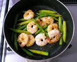 A picture of step 5 of Curry Shrimp and Asparagus Stir-fry.