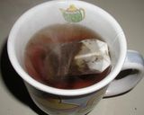 A picture of step 2 of Hot Honey Ginger Tea.