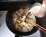 A picture of step 4 of Easy Creamy Pasta with Mushrooms and Soy Milk.
