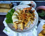 Foto langkah ke 4 dari resep Lontong Mie Surabaya.