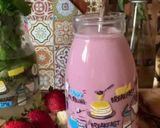 A picture of step 3 of Strawberry Coconut Milkshake with a hint of Mint.