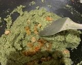 A picture of step 4 of Palak Rava toast.