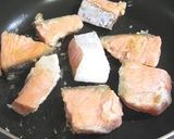 A picture of step 4 of ✿Milk Soup with Salmon, Turnip, and Shimeji Mushrooms.