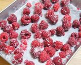 A picture of step 3 of Raspberry Cheese Muffin (for White Day).