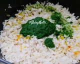 A picture of step 5 of Spinach Poha.