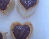 A picture of step 6 of Heart-Shaped Chocolate Pies.