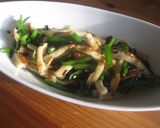 A picture of step 4 of Green Peppers, Chikuwa, and Shio-Kombu Stir-Fry.