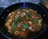 Foto langkah ke 5 dari resep Tomyam Seafood steambot.