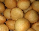 Foto langkah ke 6 dari resep Donat sate empuk lembut cantik ekonomis tanpa telur.