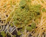 Foto del passaggio 4 della ricetta Spaghetti limoncello e sarde