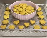 A picture of step 14 of Avocado Biscuits.