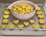 A picture of step 14 of Avocado Biscuits.