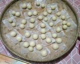 Foto langkah ke 3 dari resep Sate donat (bola donat mini).