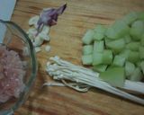 Foto langkah ke 2 dari resep Labu, ayam dan enoki MPASI 7 bulan 4 bintang.