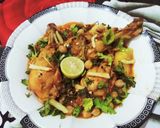 A picture of step 9 of Lahori murgh choley.