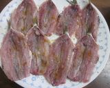 A picture of step 1 of Non-Fried Sardines with Genovese Sauce.