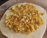 A picture of step 4 of Cabbage Paratha.