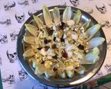 Une image de l'étape 8 de Salade de jeunes endives aux raisins et fourme d ambert.