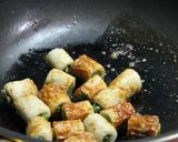 A picture of step 4 of Green Beans in Chikuwa Fish Sticks with Soy Sauce and Mayo.