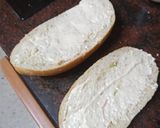 Foto del paso 1 de la receta: Bocadillo de soldadito de merluza, ensalada mixta y mayonesa