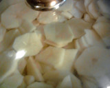 A picture of step 4 of Hashbrown Potato Rounds.