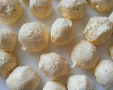 Juhtúrós sajtgolyók recept fázis 2 fotója