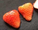 A picture of step 2 of Easy Heart-Shaped Strawberries for your Bento..