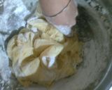 Foto del paso 2 de la receta: Alfajor de Maicena con aceite, económico relleno con crema de 🍫