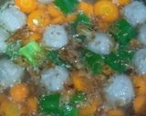 Foto langkah ke 3 dari resep Soup jagnis worbas alias jagung manis wortel baso.