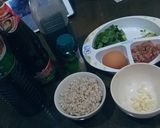 รูปขั้นตอนการทำที่ 1 ของ ข้าวผัดข้าวบาร์เลย์,กุนเชียงเนื้อ