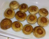 A picture of step 3 of Roasted Mushrooms with Garlic and Thyme.