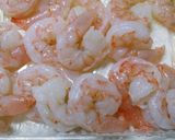 A picture of step 2 of Savoury Prawns Coated in Chili Sauce.
