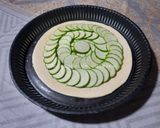 Une image de l'étape 8 de Tarte à la courgette moutarde et fromages 🍴.