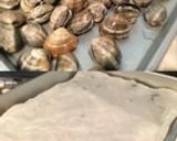 A picture of step 2 of Soup-Style Clam Vongole.