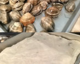 A picture of step 2 of Soup-Style Clam Vongole.