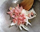 รูปขั้นตอนการทำที่ 4 ของ วุ้นเส้นผัดไข่ใส่แหนม