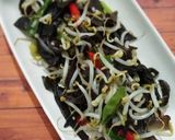 Foto langkah ke 5 dari resep Jamur Kuping Tumis Toge.