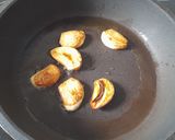 Foto del paso 4 de la receta: Rape al horno con almendra crocante