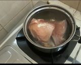 Foto langkah ke 1 dari resep Ayam Suwir Pedas Khas Bali.